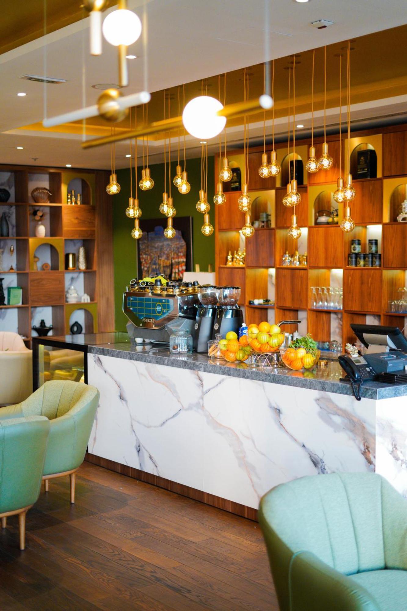 Swissotel Σαράγεβο Εξωτερικό φωτογραφία The bar at the hotel