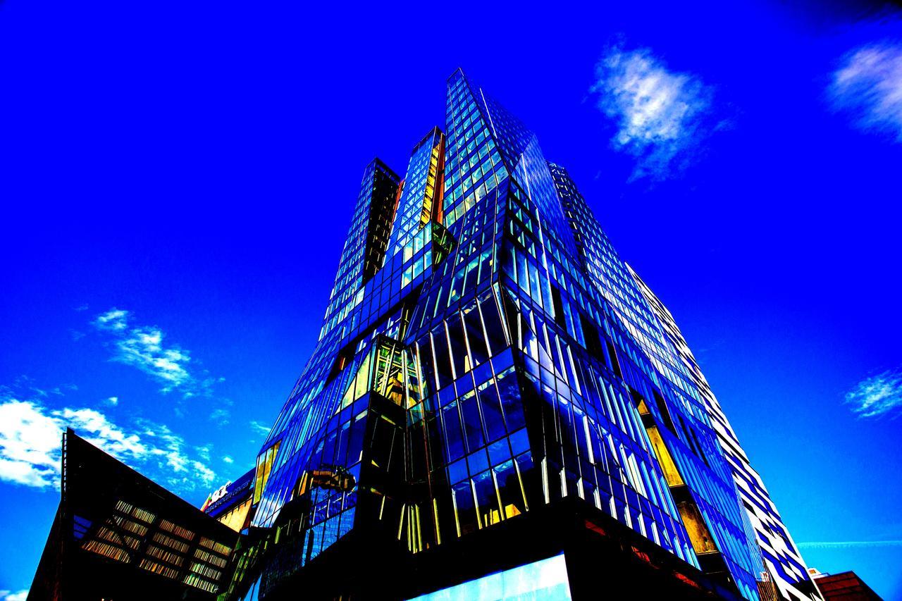 Swissotel Σαράγεβο Εξωτερικό φωτογραφία The building at night