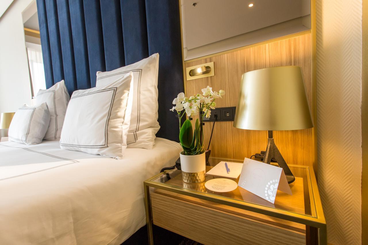Swissotel Σαράγεβο Εξωτερικό φωτογραφία A bedside table